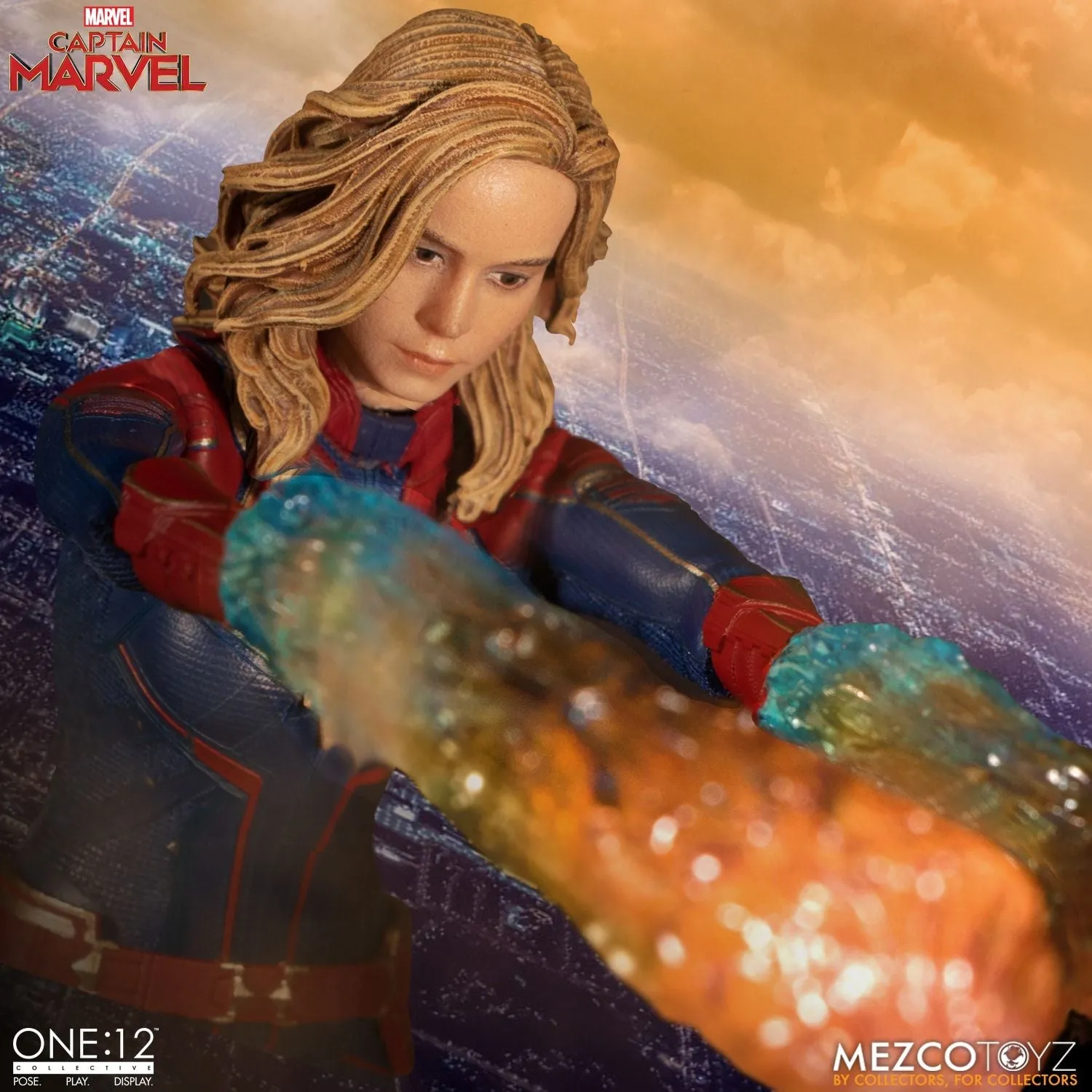 Mezco Toyz ONE:12 Collective: Captain Marvel (2019) Action Figure