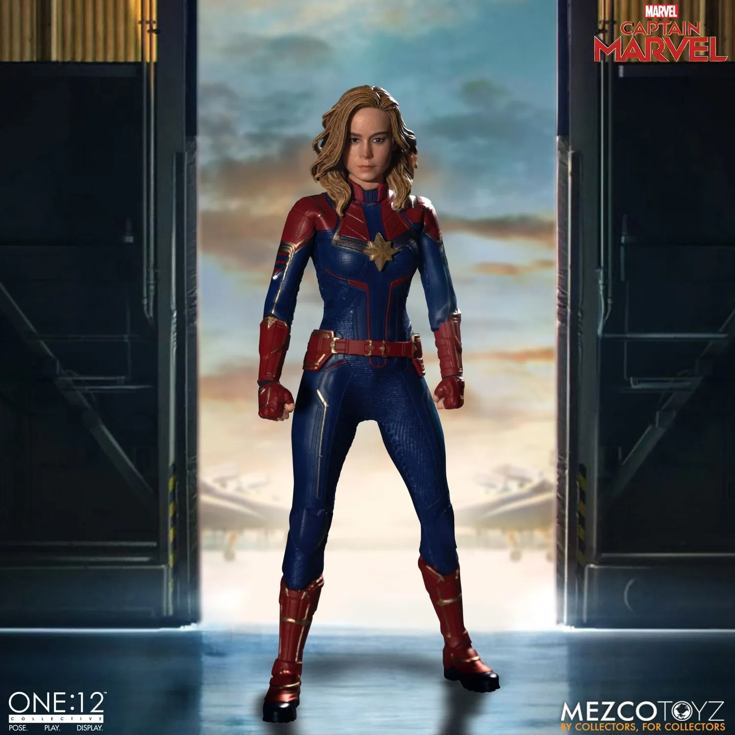 Mezco Toyz ONE:12 Collective: Captain Marvel (2019) Action Figure